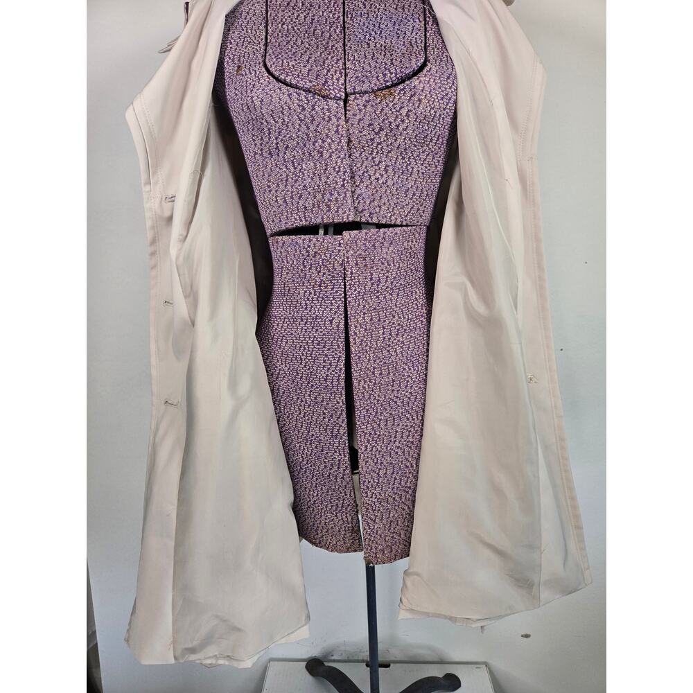 London Fog Women's Water Resistant Belted Cream Color Trench Coat. Size Medium - Picture 13 of 13
